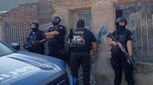 Atraparon a una pareja que se dedicada a la venta barrial de drogas en barrio Guadalupe Oeste