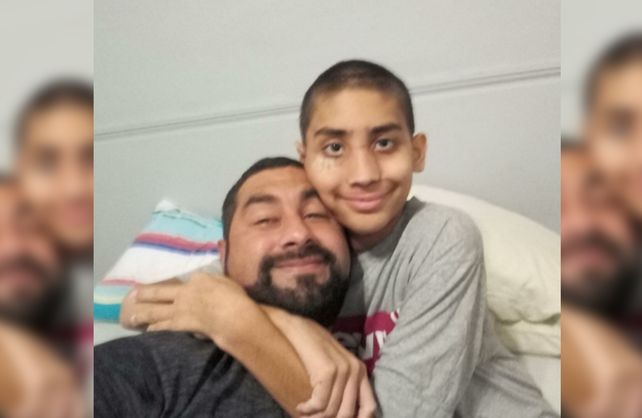 Pura felicidad. La recuperación de Mateo es día a día junto a sus padres en Buenos Aires.