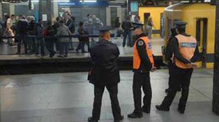 Advierten que podr&iacute;a extenderse hasta ma&ntilde;ana el paro de subtes en Capital