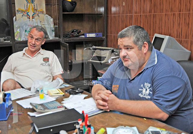 Soñadores. Omar Affranchino (derecha) y el tesorero Gerardo Rebaudino./ Manuel Testi.