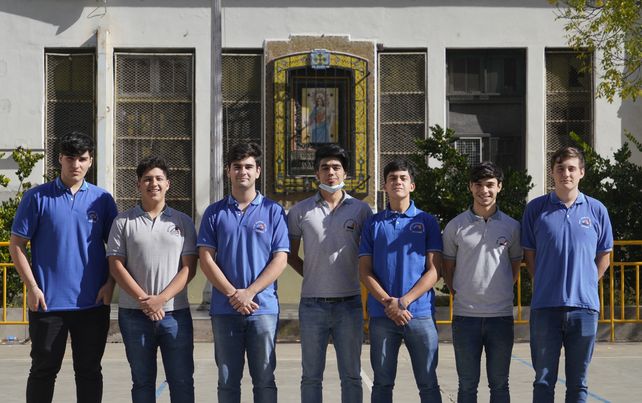 Los estudiantes de ambas escuelas comparten el mismo edificio histórico ubicado en Presidente Roca 150.