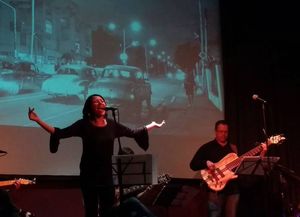 Boleros, cumbia y rockabilly para combatir el calor