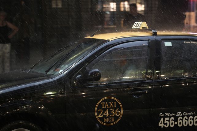 Los datos provisorios de junio muestran una baja de robos a taxistas respecto de mayo