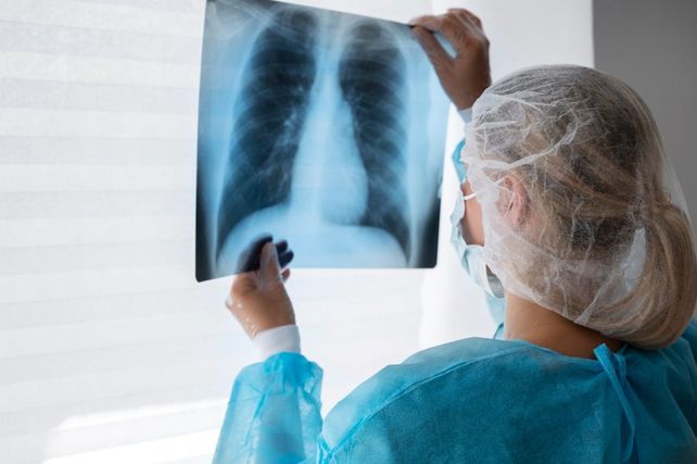 La gripe puede complicarse en personas mayores o con enfermedades previas&nbsp; 