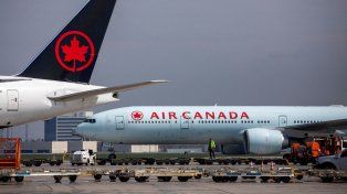 Fue piloto en Air Canada en 900 vuelos durante 17 años, pero con una licencia falsa