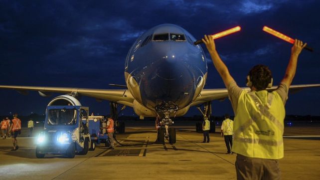 Este sábado en horas de la madrugada partió un nuevo vuelo de Aerolíneas para buscar vacunas Sputnik V a Rusia.&nbsp;