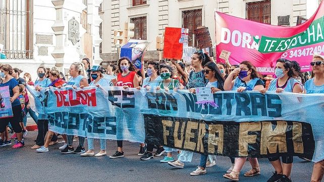 8M: una multitud de mujeres y disidencias marchó en Paraná