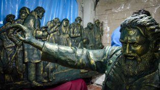 Escultura en homenaje a Martín Miguel de Güemes realizada por el artista Ricardo Serrudo (Salta)&nbsp;