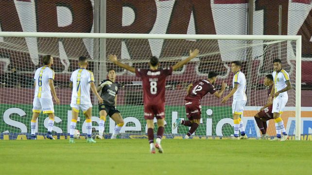 El canalla tampoco pudo sumar en cancha de Lanús, donde perdió por 3 a 1.