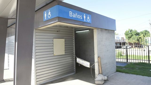 Denuncian abandono y falta de mantenimiento en la estación de trenes del Apeadero Sur