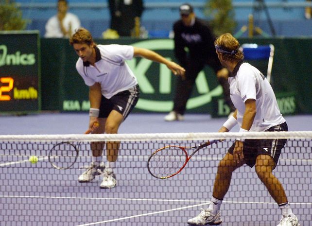 En 2004. En dobles con Lucas Arnold, en el triunfo ante los marroqu&iacute;es Mounir El Aarej y Mehdi Tahiri por 6/1, 6/4 y 6/2.