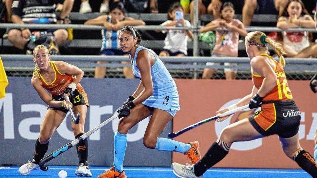 Argentina cerró con festejo la ventana en Santiago del Estero al derrotar a Australia.