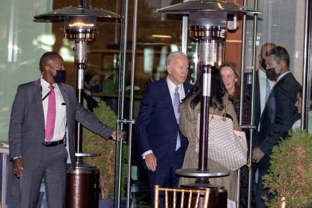 El presidente Biden el viernes en el local de alta cocina Imperfecto