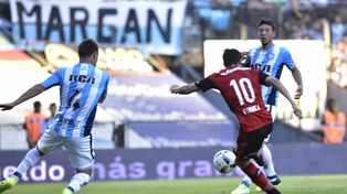 El empate. Formica recibió el centro de Advíncula tras una buena jugada colectiva.