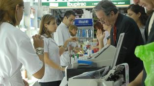 Bolsillos flacos. La caida en el poder adquisitivo de los rosarinos hace que la venta de remedios sin receta registre&nbsp;un descenso marcado.