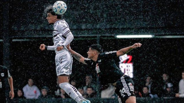 Riestra se quiere afirmar como líder ante Platense en la Zona B