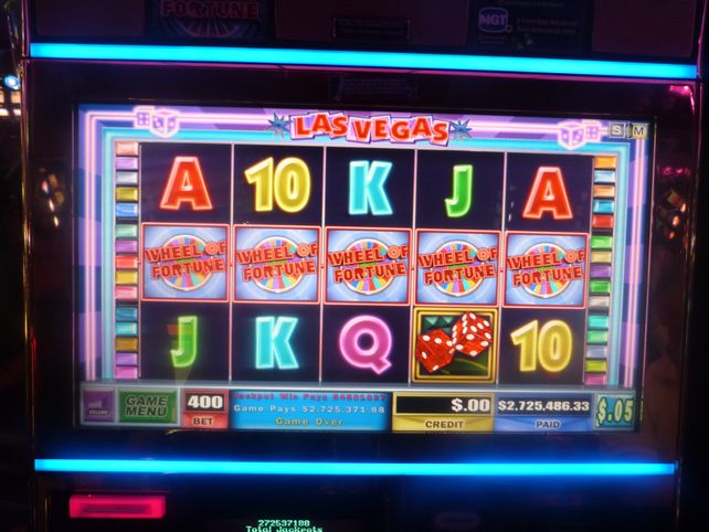 El instante en que la pantalla de Wheel of Fortune avisa que salió el premio mayor.