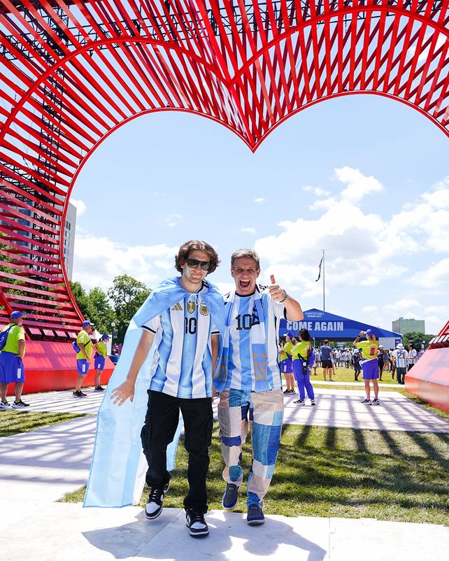 La 10 de Argentina estuvo en el pecho y la espalda de miles de hinchas.