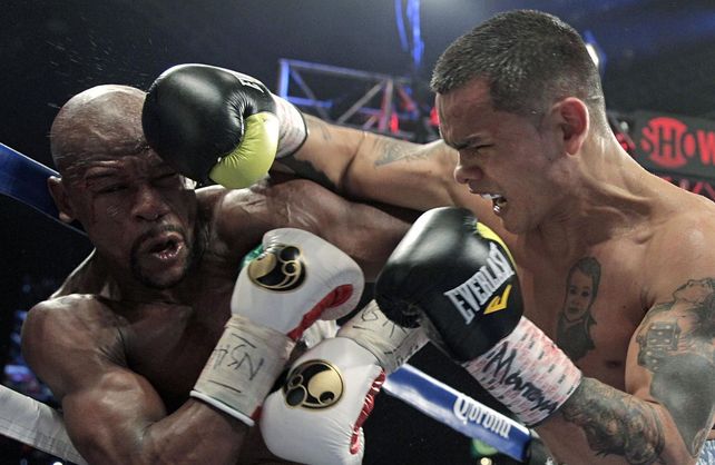 Chino Maidana hizo un dije con el diente de Floyd Mayweather