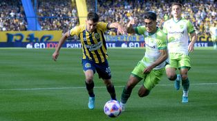 Facundo Buonanotte domina en el partido ante Defensa y Justicia, en el que el canalla no pudo ganar.