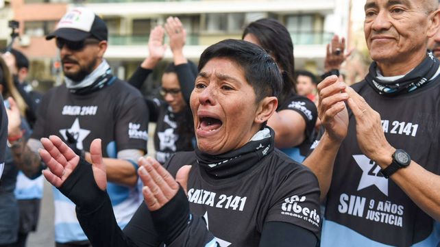 Momentos de onda emoción se vivieron esta mañana frente al memorial de las víctimas 