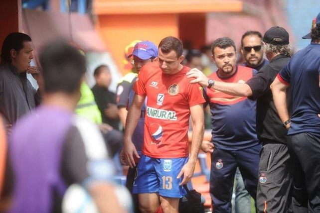 Así se retiró del campo de juego Pappa tras enterarse de la muerte de su madre.&nbsp;