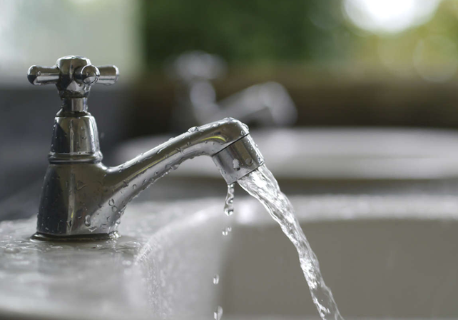 Se normaliza el suministro de agua potable en algunas zonas de Paraná