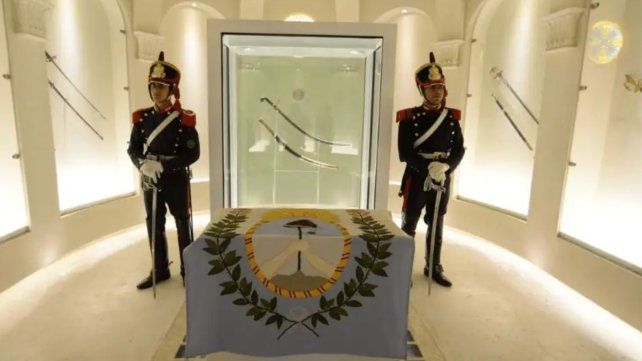 El sable corvo de San Martín será trasladado y se hará cargo Granaderos a Caballo