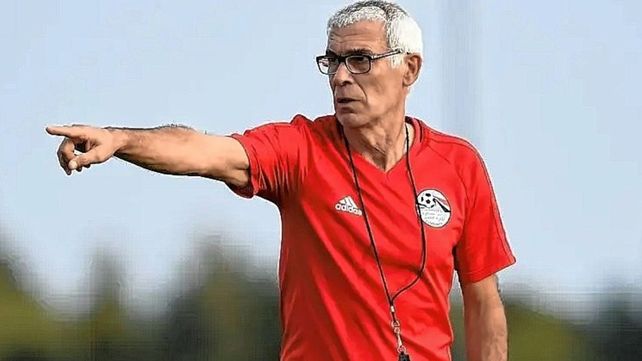 Héctor Cúper dejó de ser el DT de Congo por los flojos resultados.&nbsp;