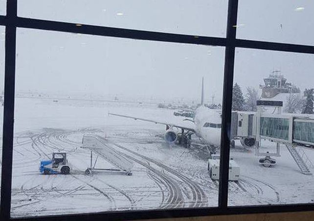 En el peor momento: cerraron los aeropuertos de Chapelco, Ushuaia y Bariloche
