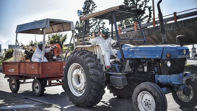 Trabajos de fumigación en la ciudad de Santa Fe