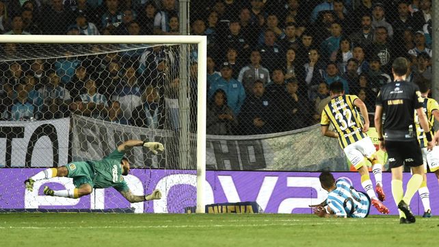 Vecchio pone el 3 a 2 y le da el envión que Racing necesitaba&nbsp;