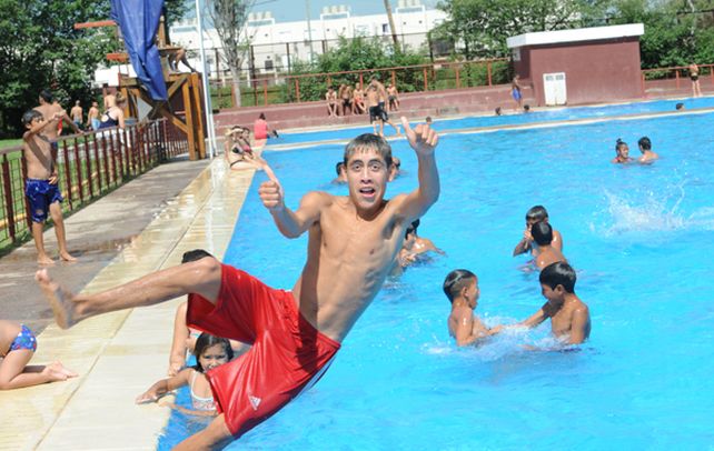 Las piletas del Polideportivo Cristalería