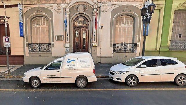 Trabajadores de LT14 rechazan el traslado del móvil periodístico.