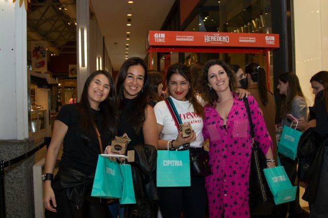 Carolina Aquino, Melina Nieva, Carina Castiñeiras y Melina Codini.
