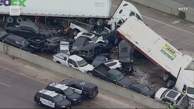 Video: impresionantes imágenes del choque múltiple por el asfalto congelado en Estados Unidos