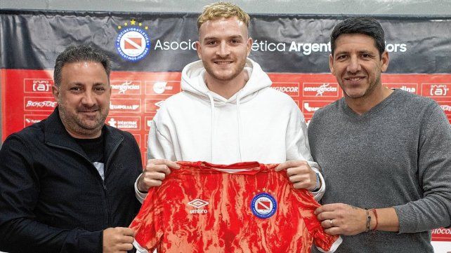 Argentinos Juniors presentó a Luciano Gondou