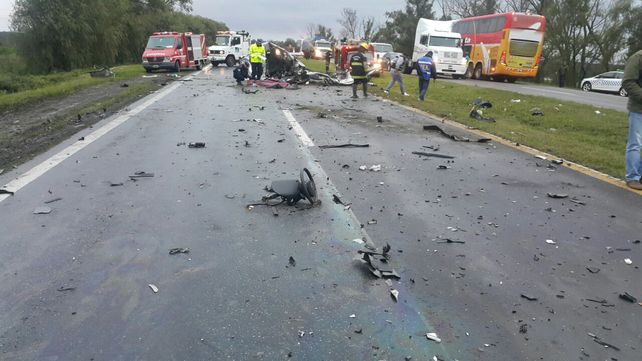 Accidente en Ruta 12: Dos personas fallecieron y cuatro resultaron heridas