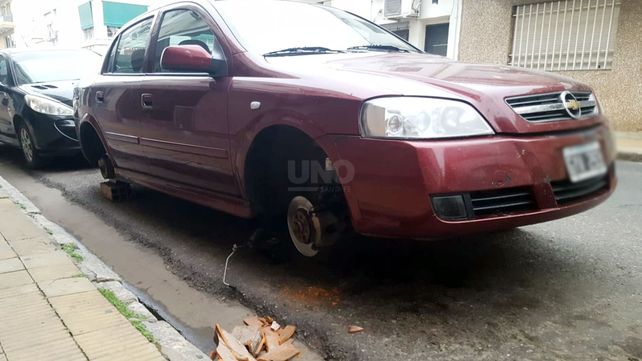 Los robarruedas hicieron de las suyas en el microcentro santafesino