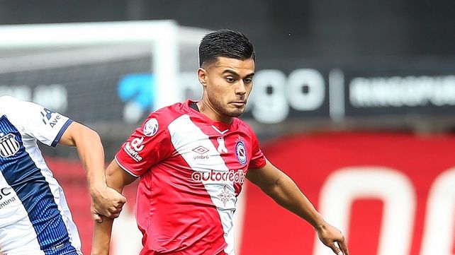 El defensor Fausto Vera se lesionó este lunes y se perderá el partido contra Colón.
