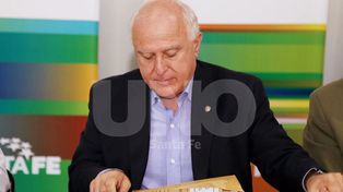 Lifschitz encabezó la apertura de sobres para la ampliación de una estación transformadora de energía eléctrica de la EPE