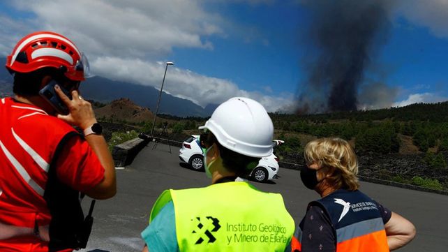 Volcán: evacuaron más de 2.000 personas en isla de La Palma