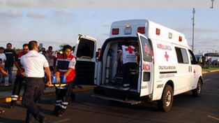 Manejaba mientras le practicaban sexo oral y chocó