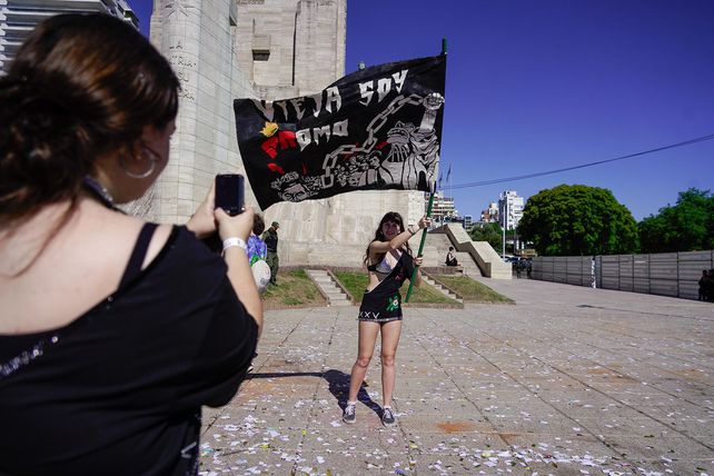 Álbum de fotos del banderazo de cuarto año: celebrar que una etapa casi termina