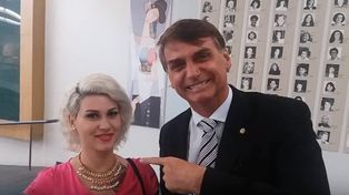 Sara Winter dio su charla en Santa Fe, pero en otra sede