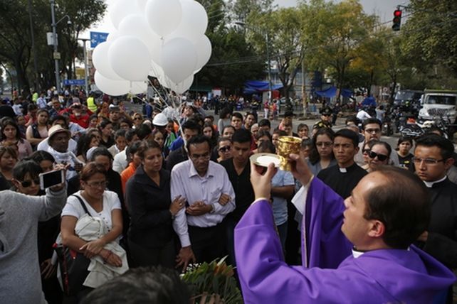 honra fúnebre. La misa de ayer