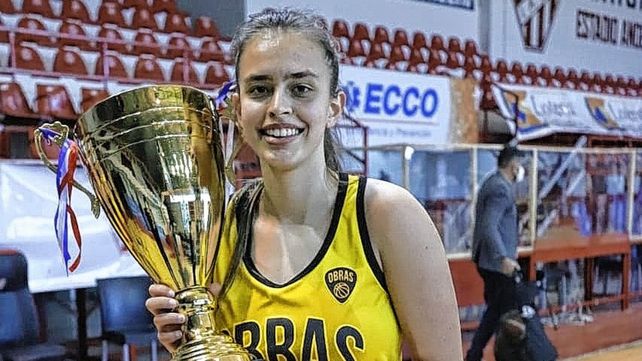 La paranaense Anna Giullia Giorgio se consagró campeona del Torneo Federal Femenino con Obras Sanitarias.&nbsp;