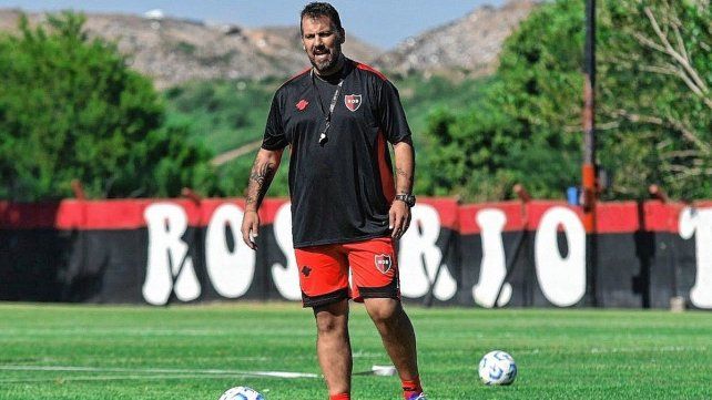 Cristian Fabbiani dirigió su primer entrenamiento en Newells Cristian Fabbiani dirigió su primer entrenamiento en Newells
