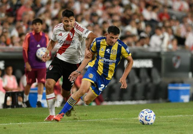 El último enfrentamiento entre Central y River fue empate 2-2 en el Monumental.
