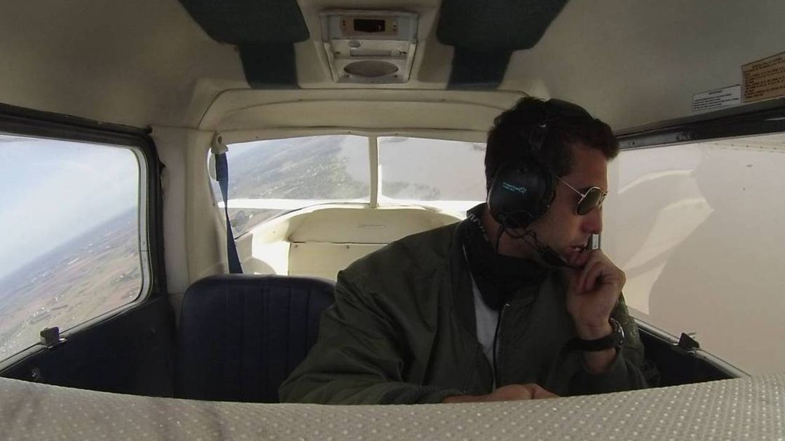 El piloto Maximiliano Cafiero ostentaba una vida distinta a la que registraba en el Banco Central. Su avión apareció en Alvear